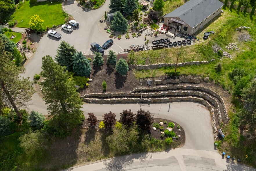 More Photos Of 1605 Garner Rd, Kelowna Specialty For Lease