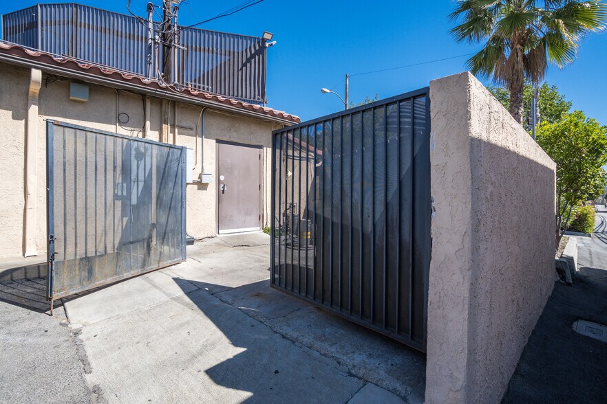 More Photos Of 200-222 E Foothill Blvd, Arcadia Storefront Retail Office For Sale