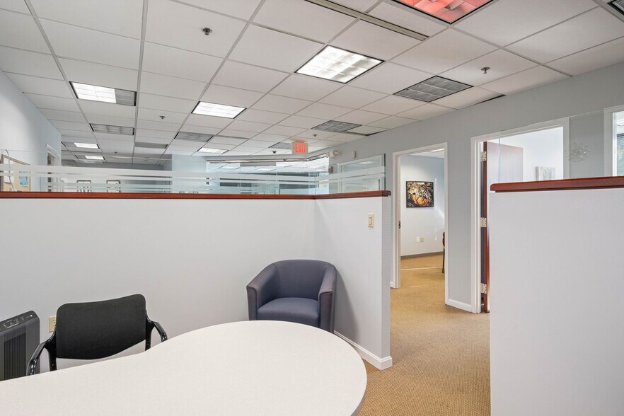 More Photos Of 5350 Shawnee Rd, Alexandria Medical For Sale