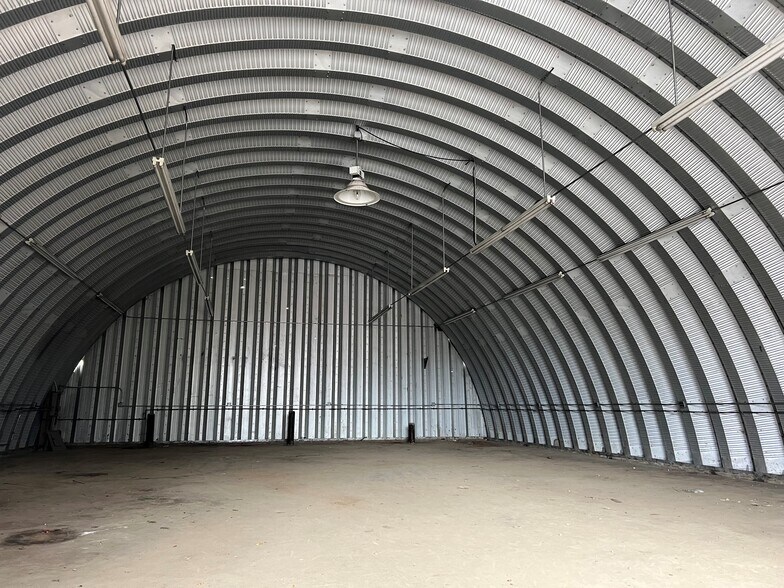 More Photos Of 2917 Ritchie Rd, District Heights Warehouse For Lease