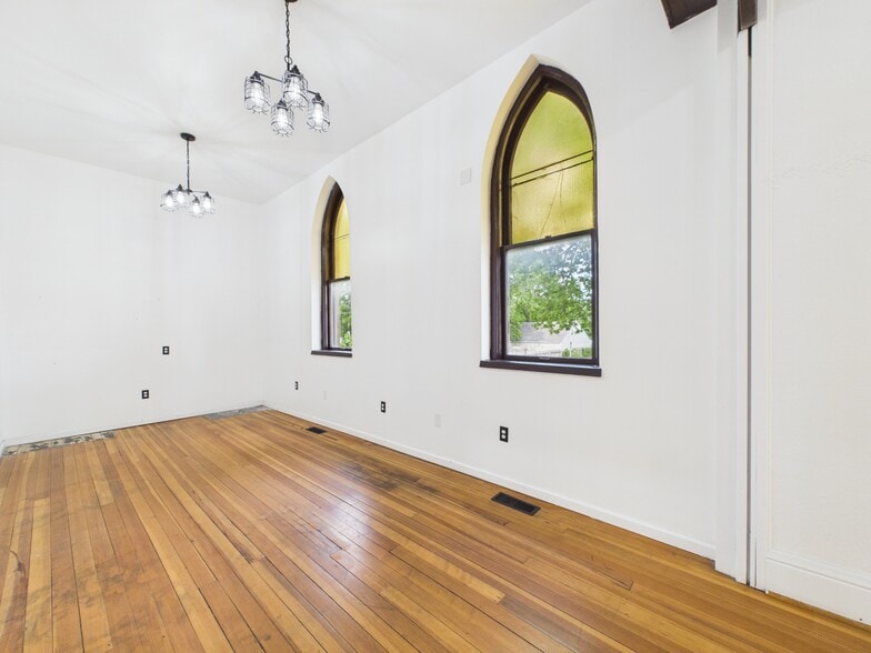 More Photos Of 220 E 6th St, Minden Office Residential For Sale