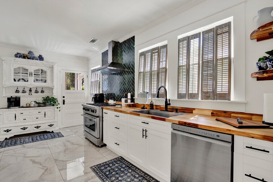 More Photos Of 15752 US Highway 17, Townsend Land For Sale