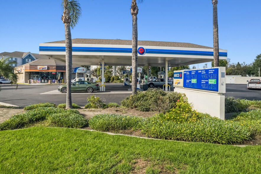 More Photos Of 12931 Garden Grove Blvd, Garden Grove Service Station For Sale