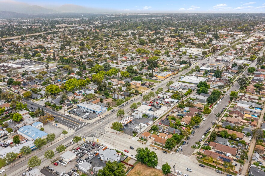 More Photos Of 790 W Holt Ave, Pomona Service Station For Sale