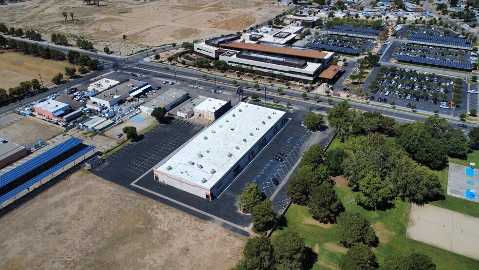 More Photos Of 340 E Avenue I, Lancaster Medical For Sale