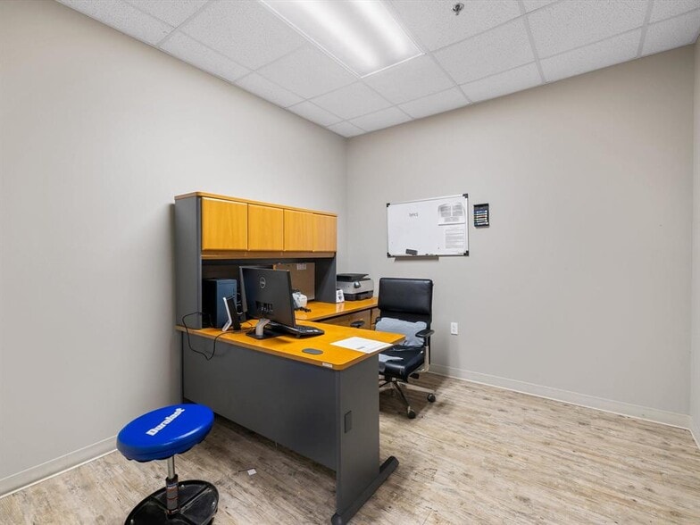 More Photos Of 6976 W Louisville Ln, Owensboro Light Manufacturing For Sale