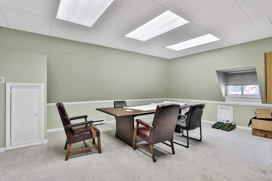 More Photos Of 227 Hamburg Tpke, Pompton Lakes Medical For Lease