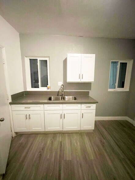 More Photos Of 1317 Linwood Ave, Los Angeles Apartments For Sale