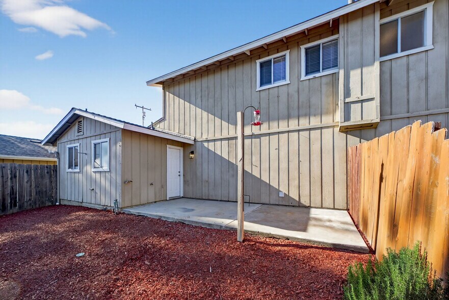 More Photos Of 631 Hillside Ter, Vista Apartments For Sale