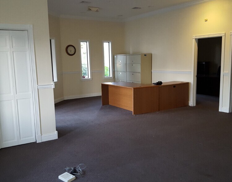 More Photos Of 775 Washington Ave, Bridgeport Light Manufacturing For Lease
