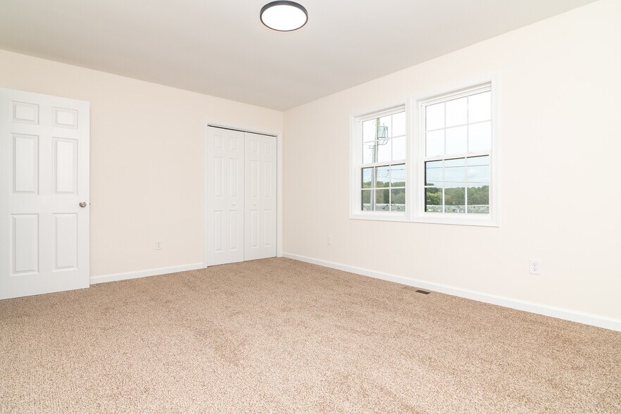 More Photos Of 105 E Adams St, Georgetown Apartments For Sale