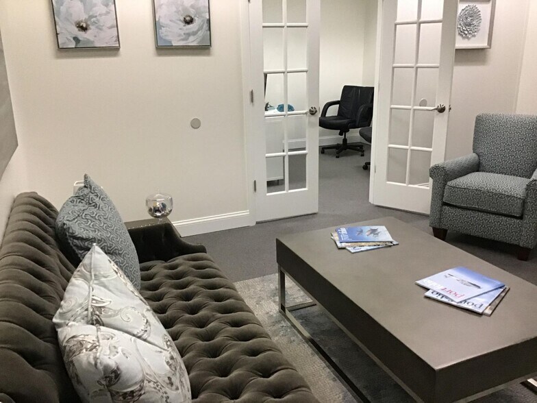 More Photos Of 300 S 6th St, Fort Pierce Office For Sale