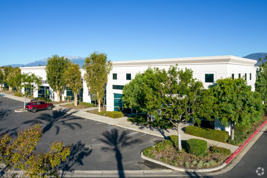 More Photos Of 236 W Orange Show Rd, San Bernardino Warehouse For Sale