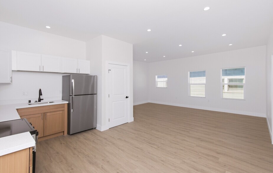 More Photos Of 1823 P St, Sacramento Apartments For Sale