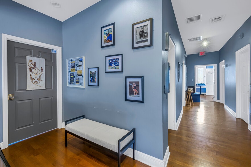 More Photos Of 2834 Beach Blvd, Gulfport Freestanding For Sale