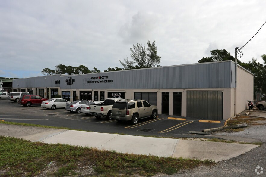Primary Photo Of 1133 Old Dixie Hwy, Lake Park Showroom For Lease