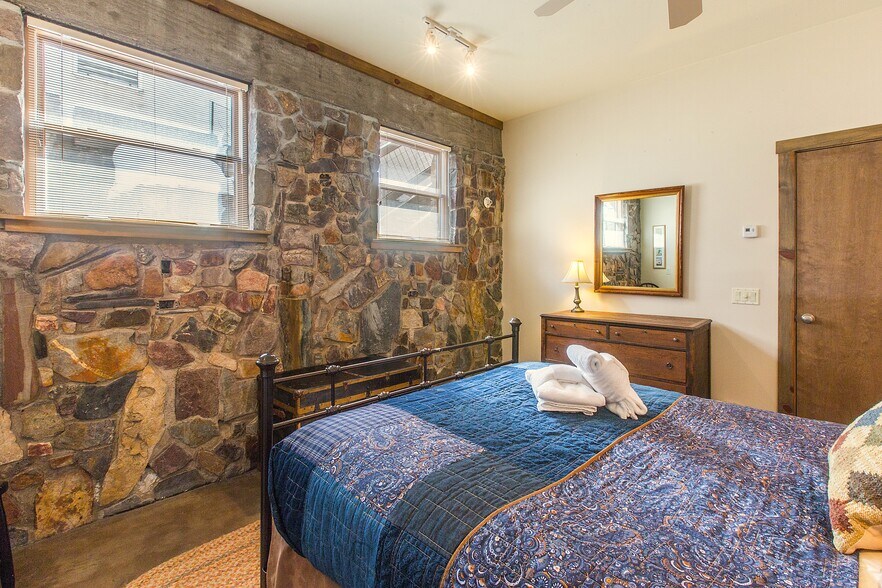 More Photos Of 115 / 117 / 119 7th Ave, Ouray Apartments For Sale