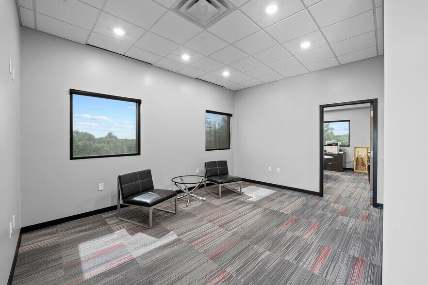 More Photos Of 39 Truss Dr, Boerne Flex For Sale