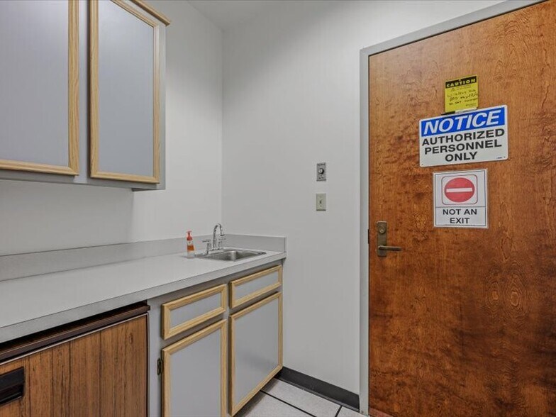 More Photos Of 204 Sand Mine Rd, Berkeley Springs Flex For Sale