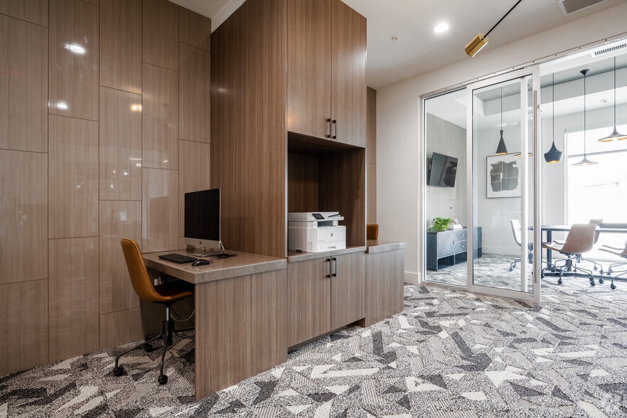 More Photos Of 2717 S Lamar Blvd, Austin Apartments For Lease