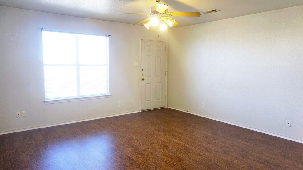 More Photos Of 411 E Central Texas Expy, Killeen Apartments For Sale