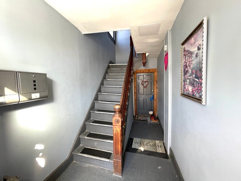 More Photos Of 158-160 W Main St, Walden Storefront Retail Residential For Sale