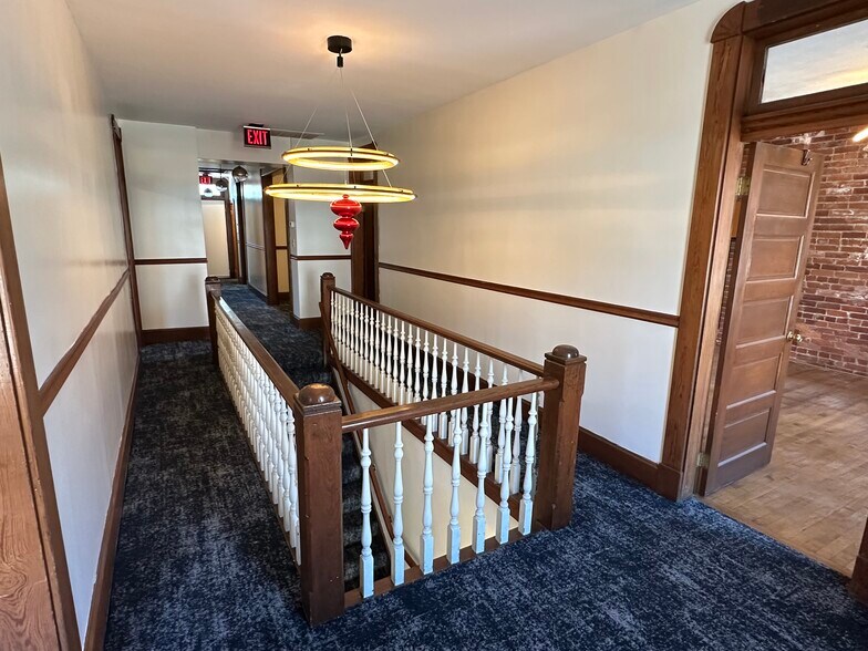 More Photos Of 607-611 Massachusetts Ave, Indianapolis Storefront Retail Office For Lease