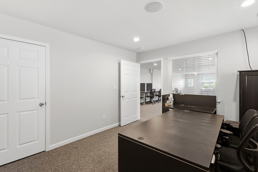More Photos Of 3601 Commerce Dr, Arnold Office For Sale