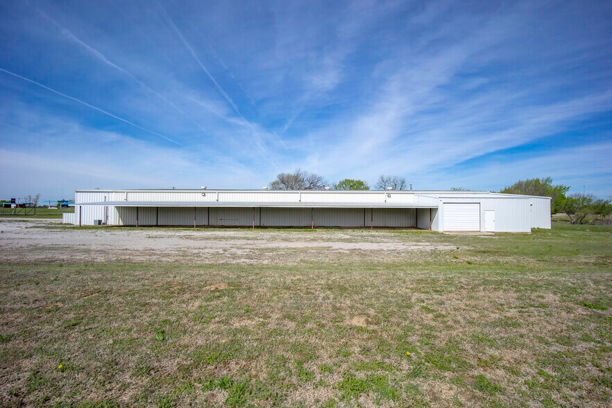 More Photos Of 6121 Highway 177, Shawnee Warehouse For Lease