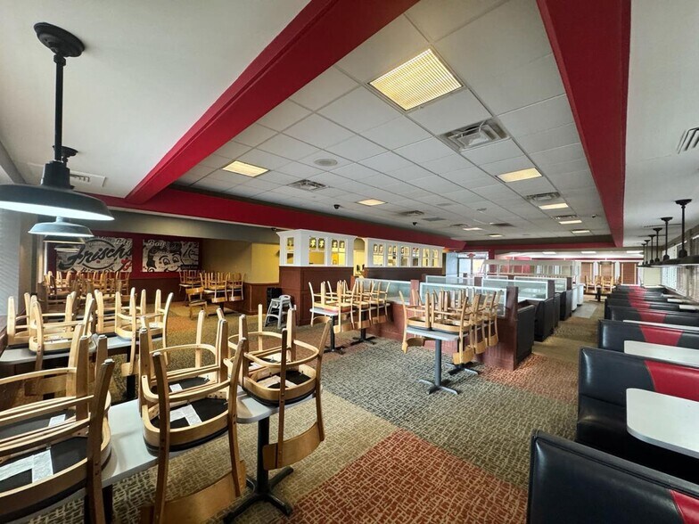 More Photos Of 1285 N High St, Hillsboro Restaurant For Sale