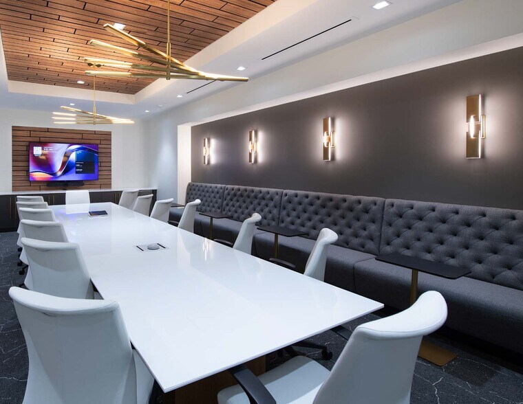 More Photos Of 302 Knights Run Ave, Tampa Medical For Lease