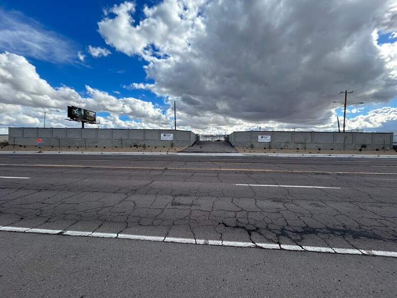 More Photos Of 12417 W Glendale Ave, Glendale Land For Lease