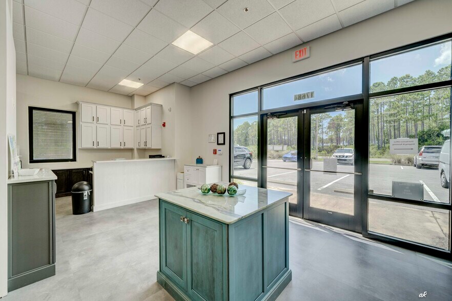More Photos Of 17684 Cordova Pl, Panama City Beach Distribution For Lease