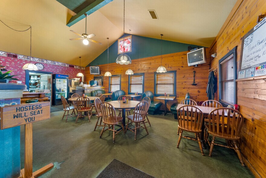 More Photos Of 347 N Scott Ave, Belton Restaurant For Sale