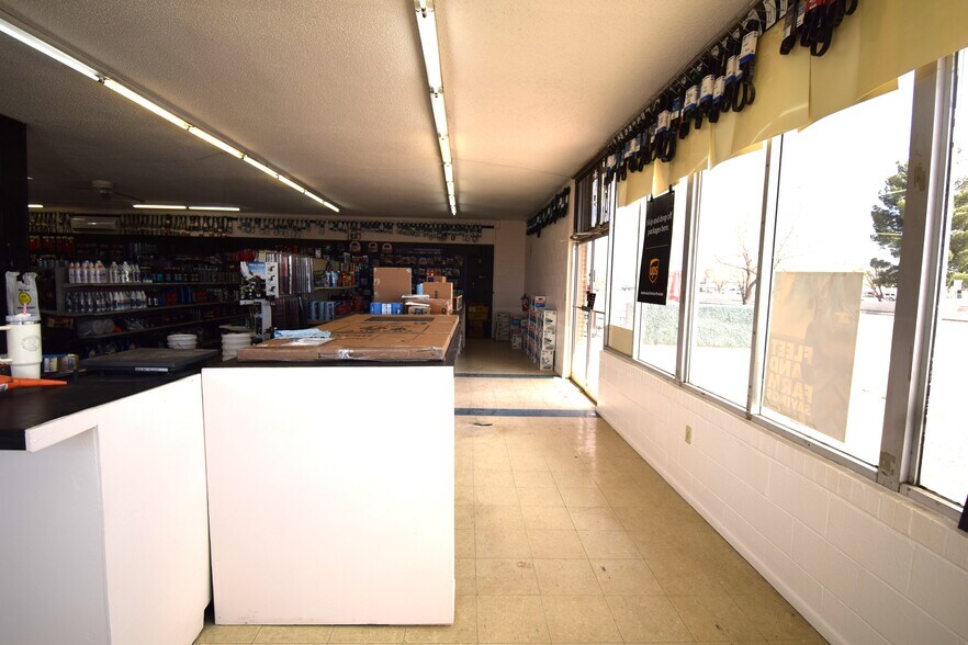 More Photos Of 301 E Pine St, Deming Freestanding For Sale