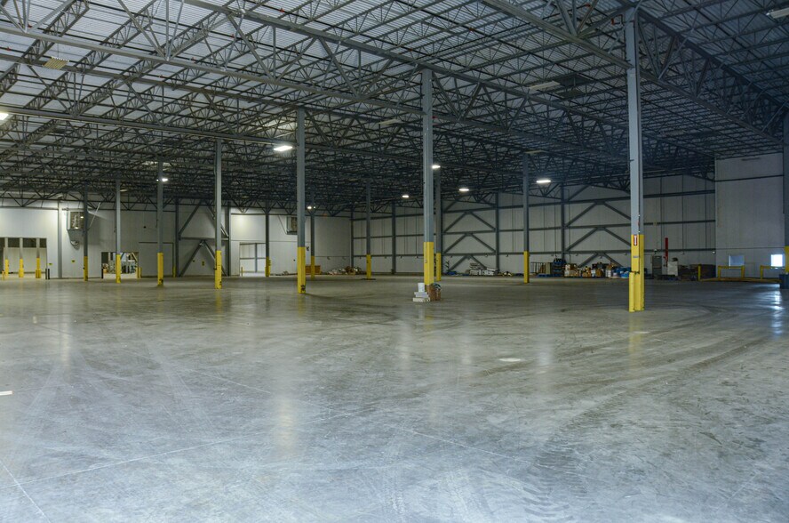 More Photos Of 210 Ski Village Dr, Mount Shasta Distribution For Lease