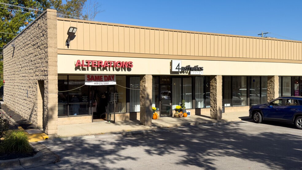 More Photos Of 2307-2375 Nicholasville Rd, Lexington Unknown For Lease