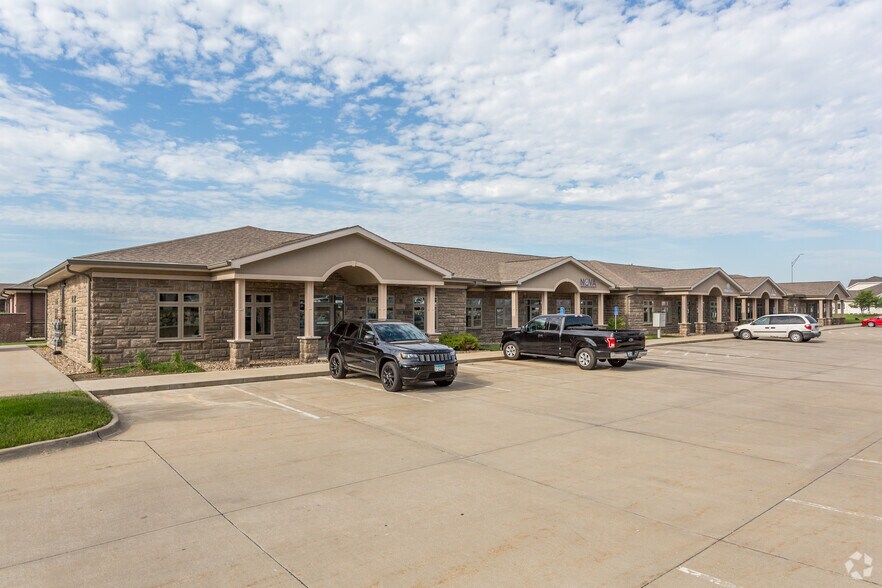 Primary Photo Of 2675 N Ankeny Blvd, Ankeny Medical For Sale