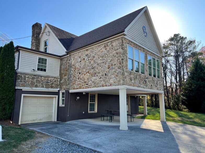 More Photos Of 205 Graves Mill Rd, Lynchburg Office For Lease