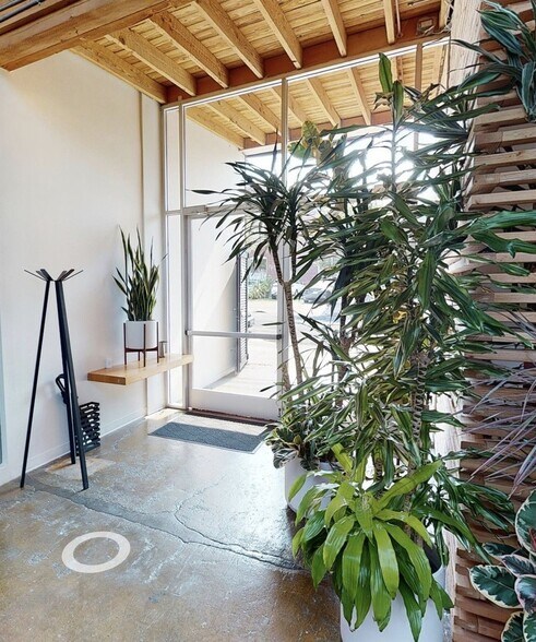 More Photos Of 660 York St, San Francisco Loft Creative Space For Lease