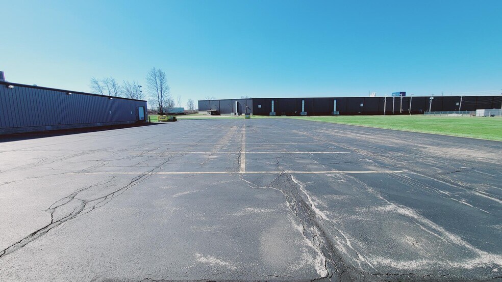 More Photos Of 550 Goodrich Rd, Bellevue Light Distribution For Sale