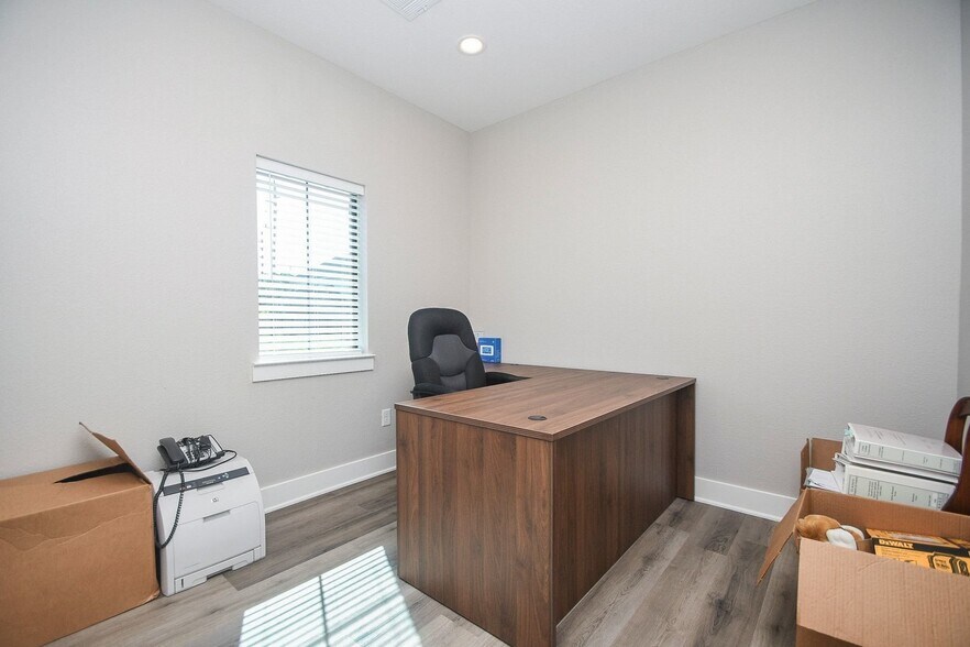 More Photos Of 23219 Red River Dr, Katy Medical For Sale
