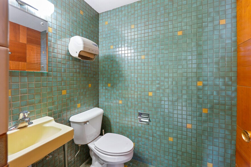 More Photos Of 6 E 1st St, Fond Du Lac Office For Sale