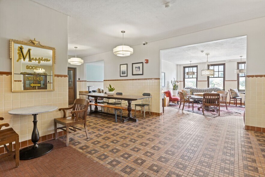 More Photos Of 202 Steeples Blvd, Indianapolis Apartments For Lease