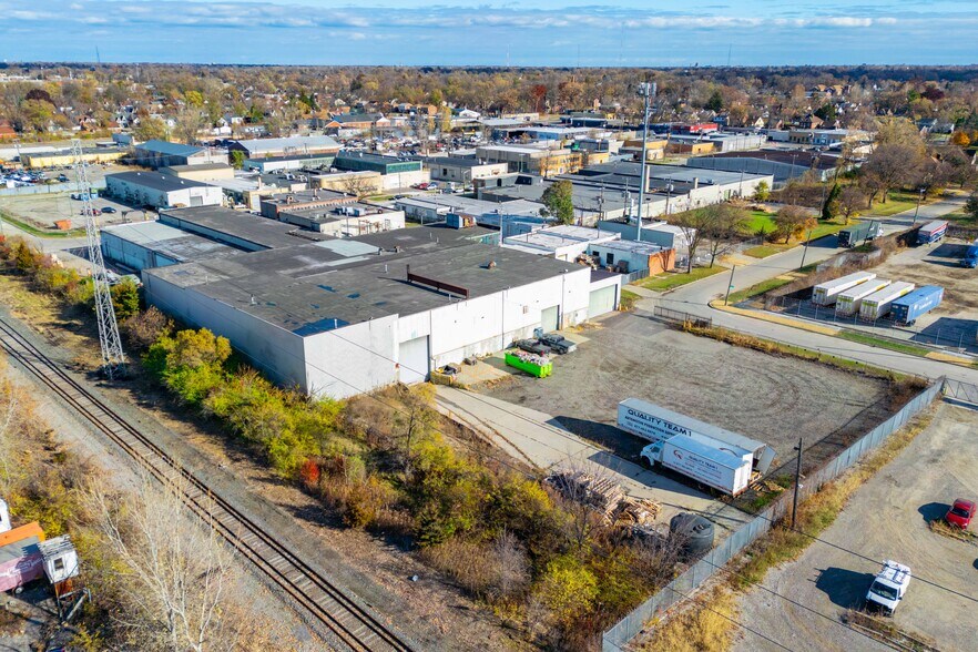 More Photos Of 13881 Elmira St, Detroit Manufacturing For Sale