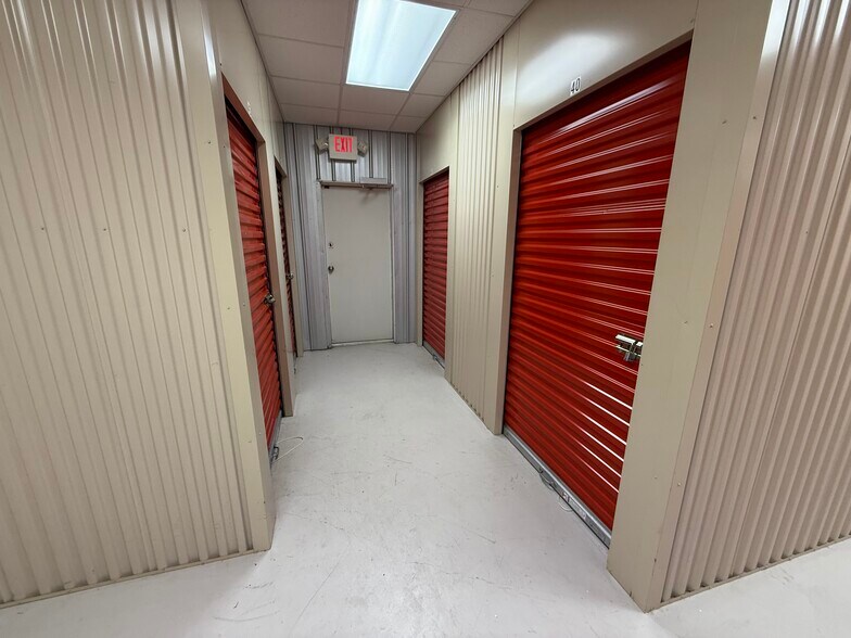 More Photos Of 211B Johnny Mercer Blvd, Savannah Self Storage For Sale