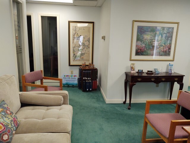 More Photos Of 50 Nashua Rd, Londonderry Office For Sale