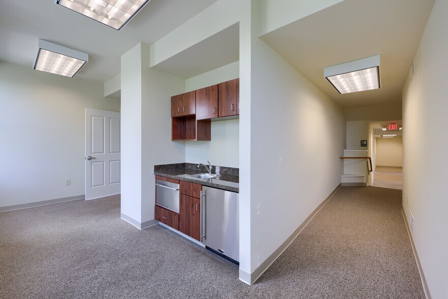 More Photos Of 390 E Main St, Ephrata Office For Sale