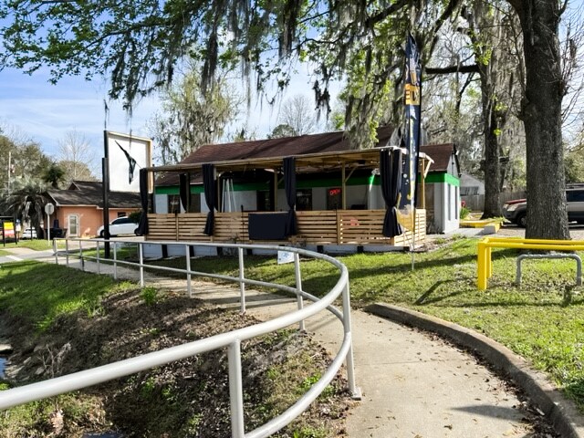More Photos Of 2205 Apalachee Pky, Tallahassee Restaurant For Sale