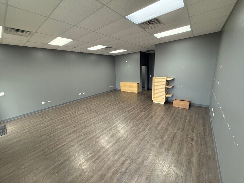 More Photos Of 83 Templeton Dr, Oswego Office For Lease